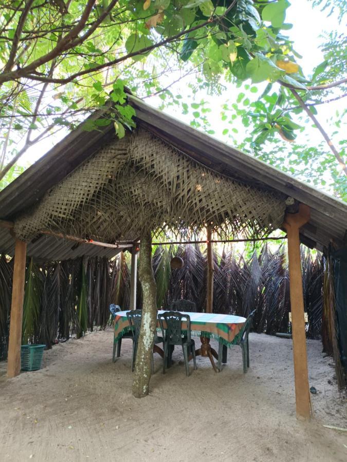 By The C' Cabanas Hikkaduwa Extérieur photo