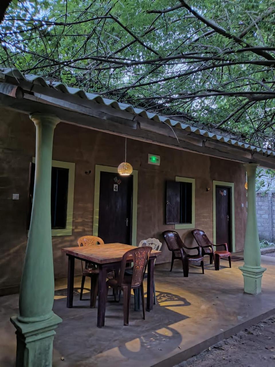 By The C' Cabanas Hikkaduwa Extérieur photo