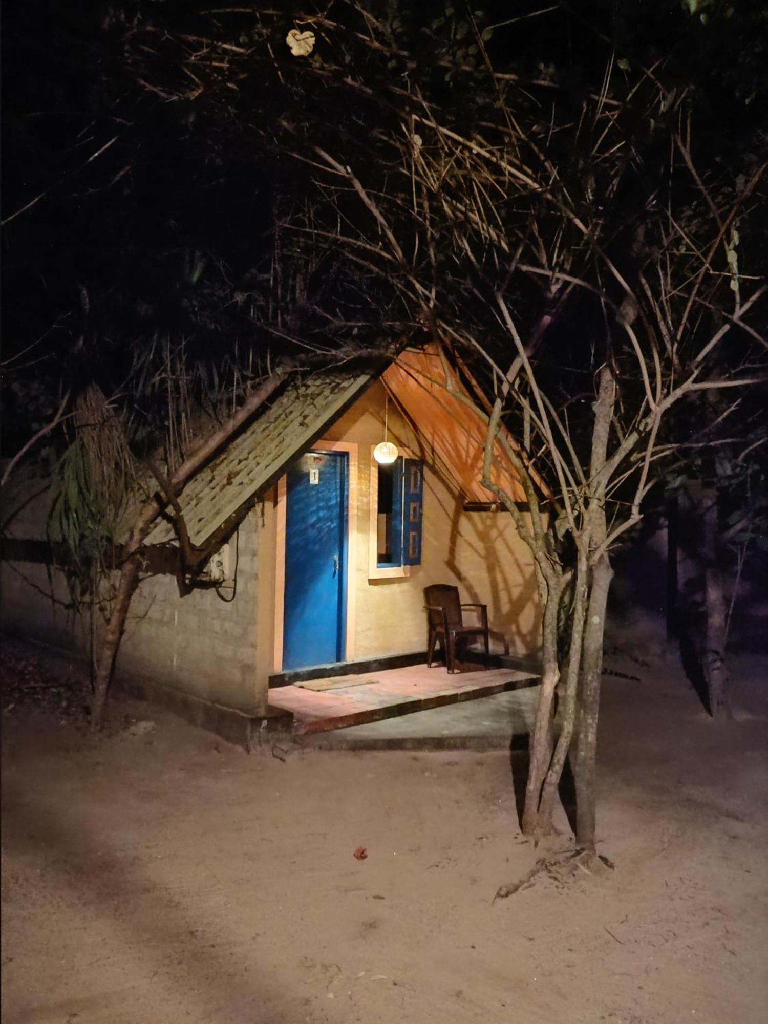 By The C' Cabanas Hikkaduwa Extérieur photo