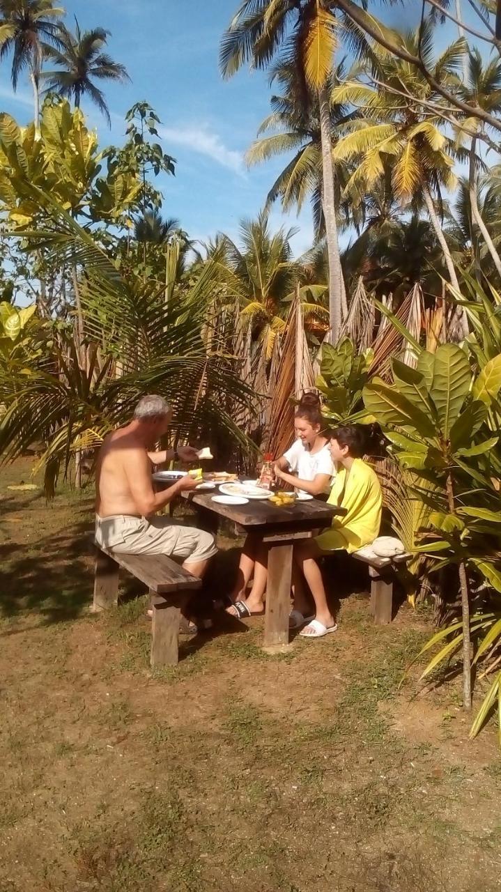 By The C' Cabanas Hikkaduwa Extérieur photo